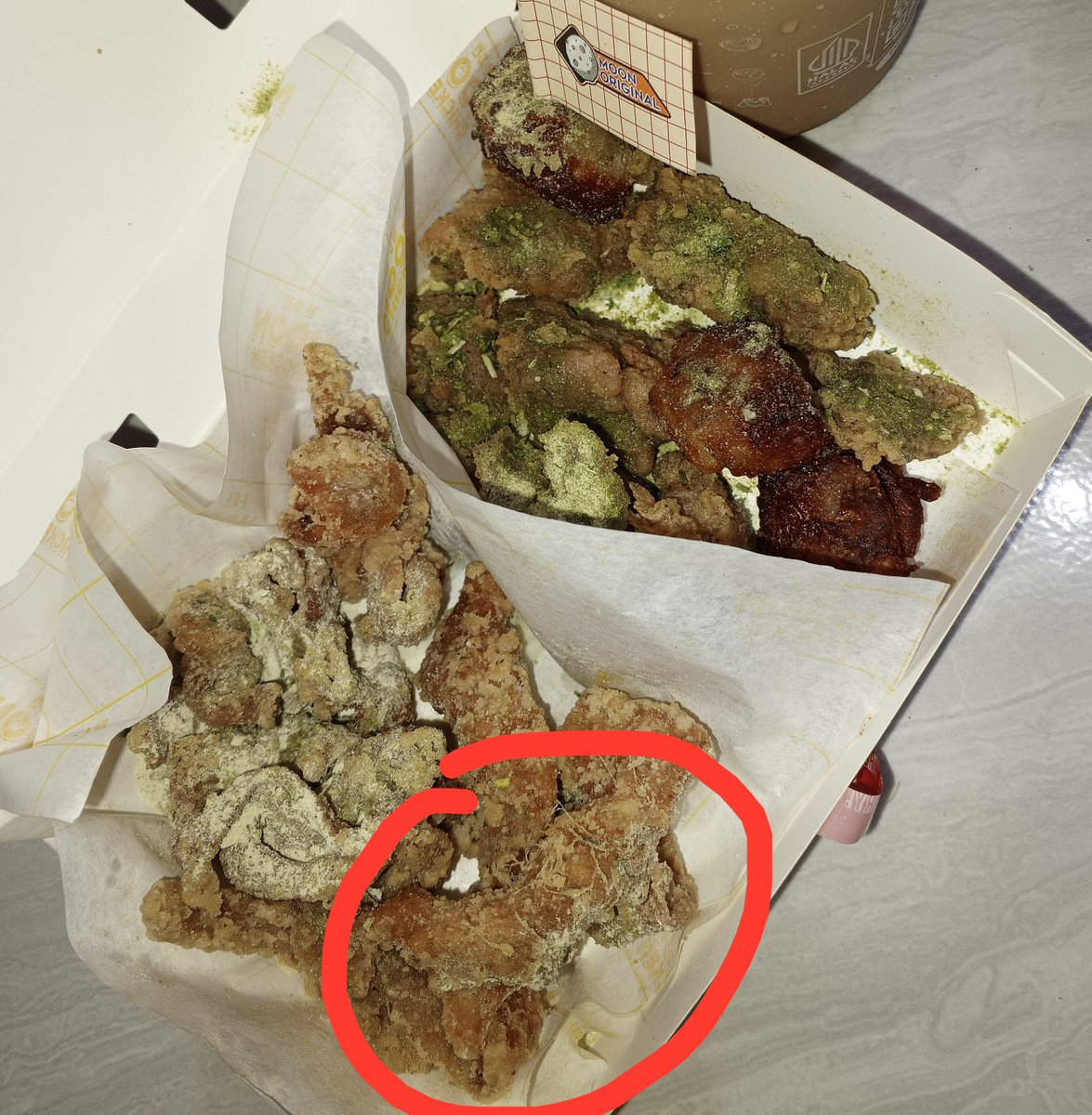 whoamiactlly's tweet photo. emm anu punten, ini mmg konsepnya berbulu gitu kah?
#MoonChickenbyHangry https://t.co/z84s6Op8Pa