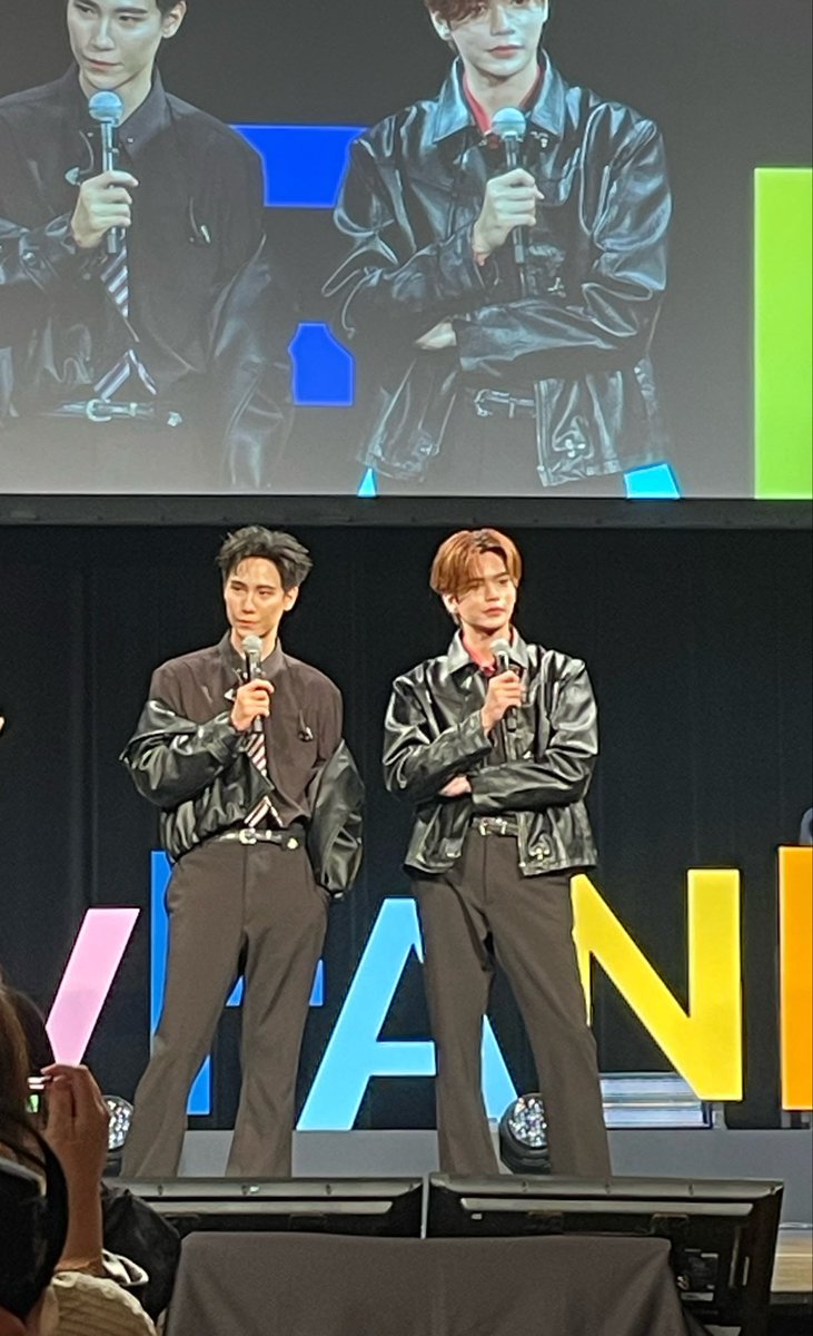 aka42_26's tweet photo. あ  ぶ  な  い  ギ  ャ  ン  グ

出会えて良かった本当に！！！！日本に来てくれてありがとう🥲💕
WE LOVE YOU JUNIORMARK FOREVER
ABUNAI DE~~~~SU!!!!!!!!!!!!!!!
#JUNIORMARKxFANDAY36INTOKYO https://t.co/1F716eSmO3