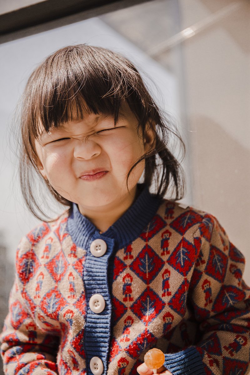 matti_grid__12e's tweet photo. The playful pat, chubby cheek, tearful crack, and the sweet grumble—captured in a warm, quick moment! https://t.co/wGbhAzmnh3