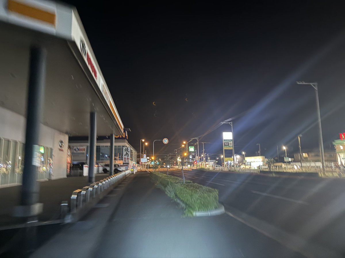shuu1568's tweet photo. さぁ！夜だ！！！！！
旅に出よう！！！ https://t.co/gRsAaQIMTU