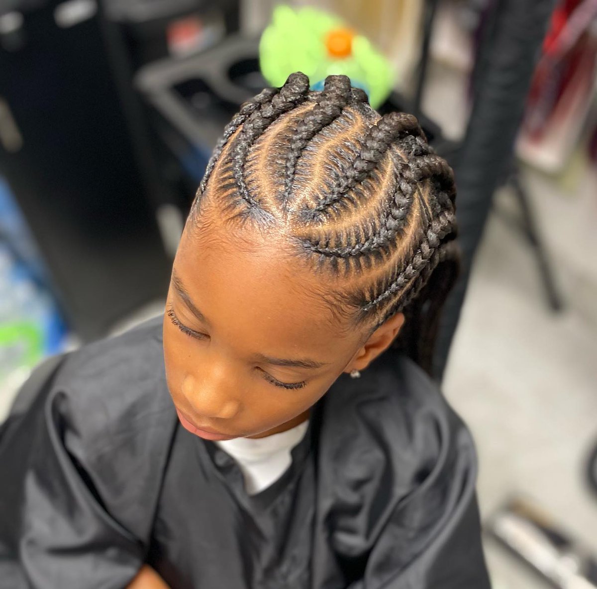 Meliinnnaa's tweet photo. I love the versatility of these half-up, half-down styles. Appointments are available for now… https://t.co/d7y6aYO5cu