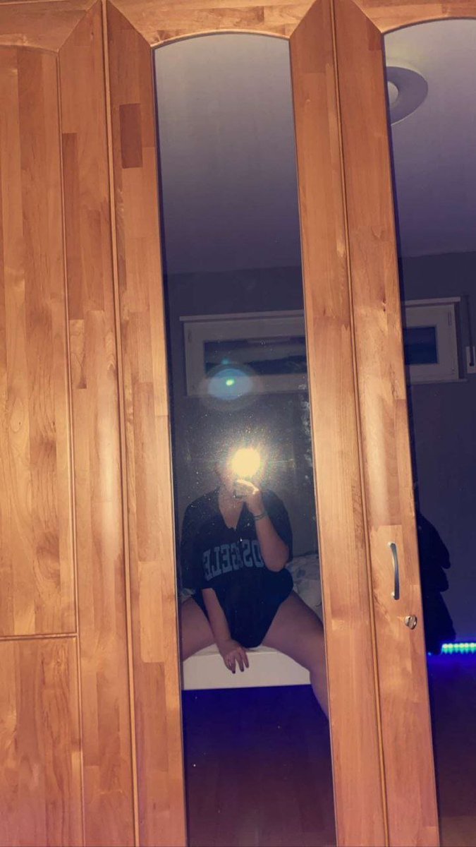 Sabonelangweilt's tweet photo. hiiii ♡
new here, so let’s get to know each other a little 🫣

✧ 20
✧ she/her
✧ german
✧ heidelberg 🇩🇪
✧ theater girl 🎭
✧ sleepy 24/7 😴
✧ a little shy, a little naughty 👀

looking for some fun people to talk to &amp; connect with ♡
rt + follow if you wanna be mutuals 🫶 https://t.co/HKIft9NZ32