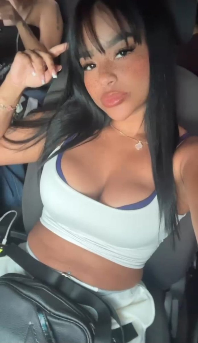 perezz_carolin's tweet photo. Beautiful, sexy, and fun girl, sexxynicol, will take you to the heights of pleasure. #Latina #SNWF @bomgacams https://t.co/TAyvS5sUJi https://t.co/Uz7iThaVnT