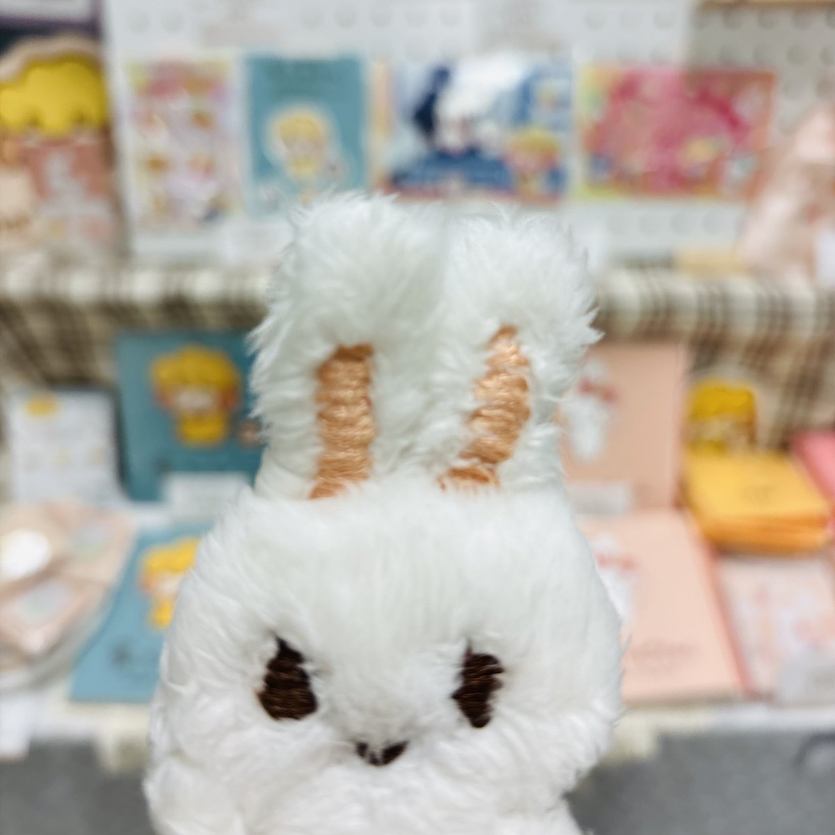 yurina0711's tweet photo. ⋱⚘⋰ おしらせ ⋱⚘⋰
①『#Character2026』artbook様 掲載&発売中
②『Illustration OGOB展』11/10(火)-11/15(日)
#同時代ギャラリー(京都市中京区三条)
③『#POPUPART』11/21(土)12:00-19:00
wkend.artshop(東京都杉並区高円寺)
お近くの方はぜひよろしくお願い致します〜🧡 https://t.co/PZyMegfAu4