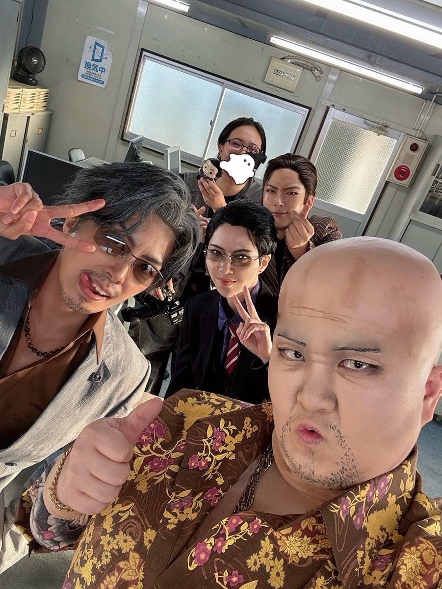 onuyonuy's tweet photo. ⚠︎コスプレ
龍極３外伝の錦山組併せしてきました！
めーっちゃ楽しい撮影でした☺️✨
まさか神田カリスマプロジェクトが間近で見られるとはで感動もんでした☺️☺️☺️

神田*金星18号さん
峯*漆原さん
膳場*ユクシさん(@yksi_new14000 )
📸*Natsukiさん https://t.co/n1XMsnEYnr