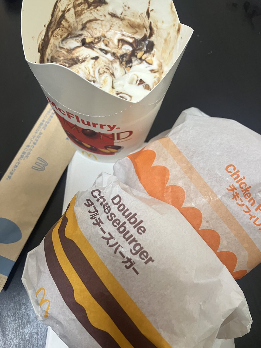 leolinabaseball's tweet photo. マックで荒治療！🍔

チキンフィレ🍗
ダブルチーズバーガー🍔
マックフルーリーアーモンドチョコ🍨

タンパク質摂取完了！！！ https://t.co/gZeowdcfbQ