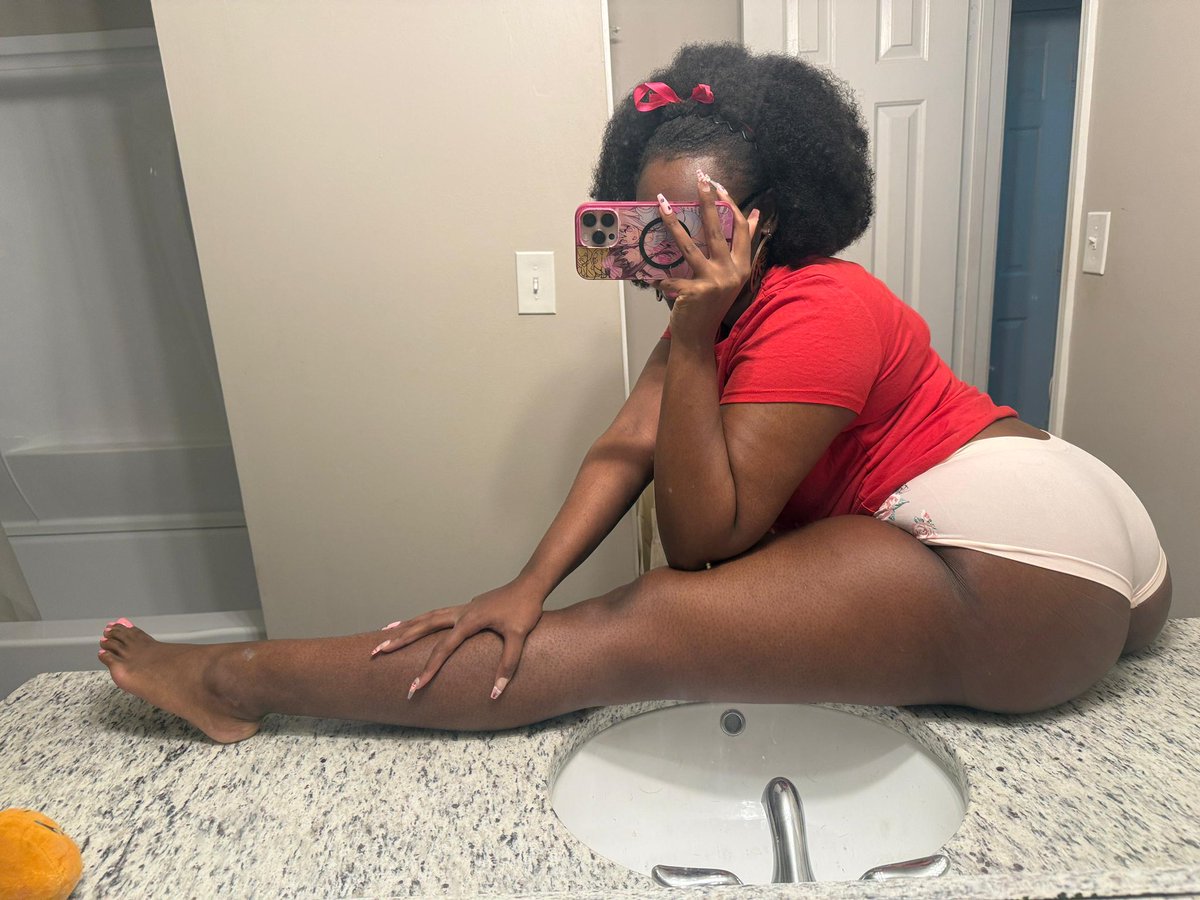 Scarletmormyl7j's tweet photo. up doing meet sessions, pussc wet. #dallastx https://t.co/Kg4TiFDiz6