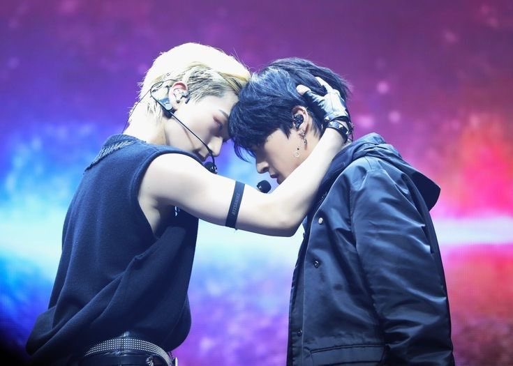8mks1Butt's tweet photo. “Maybe we can grow up together
Maybe we can storm any weather
Maybe I can hold you to my chest until its better
Maybe we can grow up together”
#StuckSinceDay1 https://t.co/ZykRwWF8YY