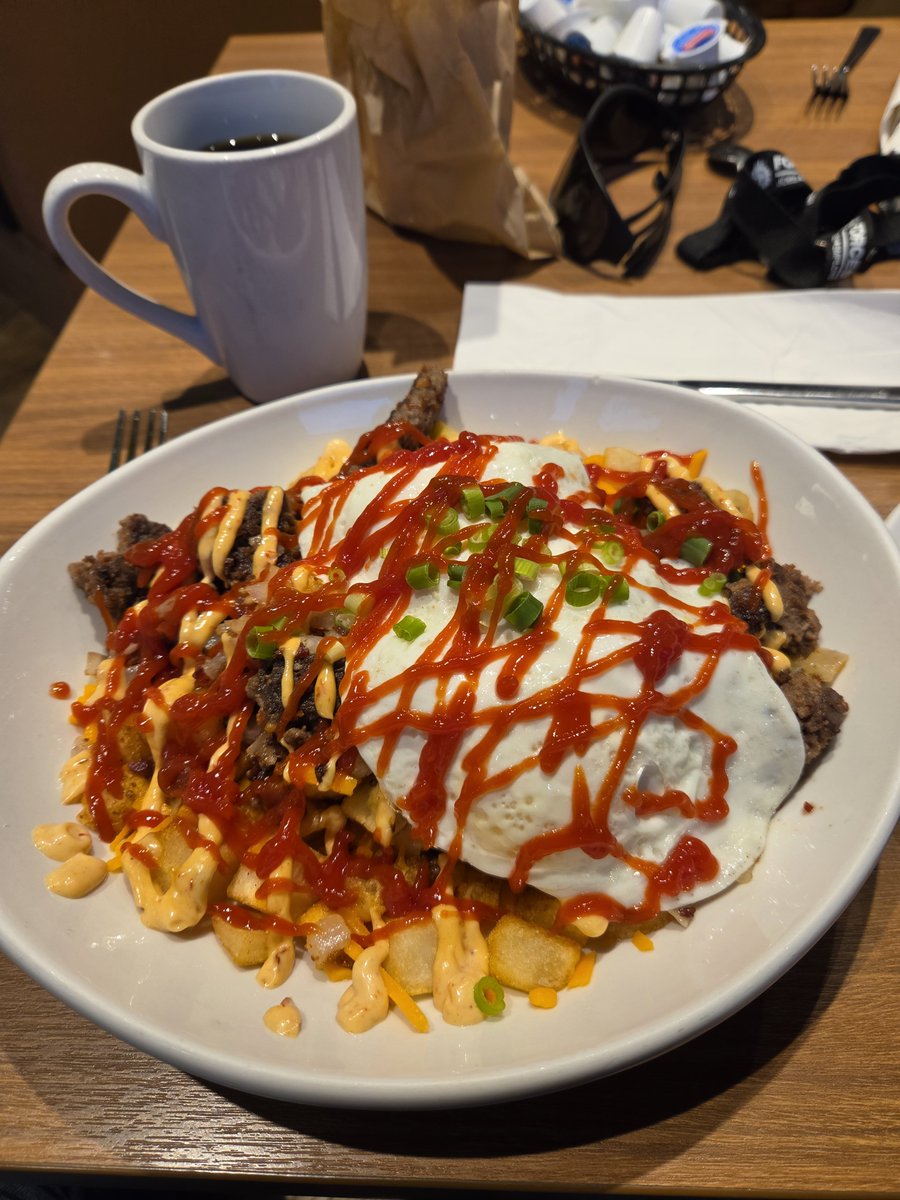 SterlingRo47345's tweet photo. IT'S ANOTHER FREEDOM WARRIORS GROUP BREAKFAST SATURDAY, AND THE "O.G." ONTARIO CHAPTER WOULD LIKE TO GIVE A SHOUT OUT TO OUR BEAUTIFUL BELOVED ALBERTA PREZ AND REP, @KelliDPowers
(WE LOVES YA ❤️).
#FreedomWarriors 
#ConvoyAlumni 
#FuckTheGovernment
#ProHumanity
#TeamFreedom
✌️😎 https://t.co/pt3yNQq7MJ