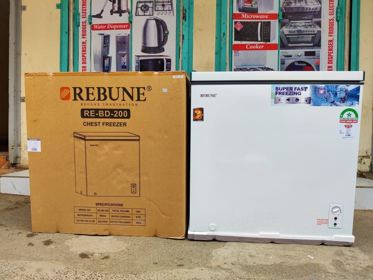 niwazirimkuu's tweet photo. ❄️ KEEP IT COOL WITHOUT BREAKING THE BANK! 🔥

Looking for affordable cooling solutions for your home, office, hostel or business? Check out these REBUNE appliances:

🧊 REBUNE 90L FRIDGE — KSh 15,500
▪️ Compact design for limited spaces
▪️ Perfect for rooms, hostels and small households
▪️ Handy everyday food and drink storage

❄️ REBUNE 150L FREEZER — KSh 23,500
▪️ More room for frozen foods
▪️ Suitable for homes, shops and small businesses
▪️ Practical storage for your everyday needs

💰 Affordable | Practical | Reliable

📞 Call/WhatsApp: @AishaAbdirashi8
🚚 Delivery available

🔥 Don’t miss out—order yours today!