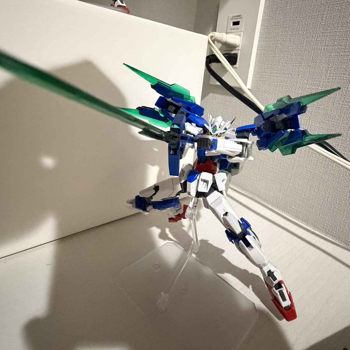 tppiexia's tweet photo. ダブルオーライザーっぽいクアンタ試験機 https://t.co/uO7GrkPXgI
