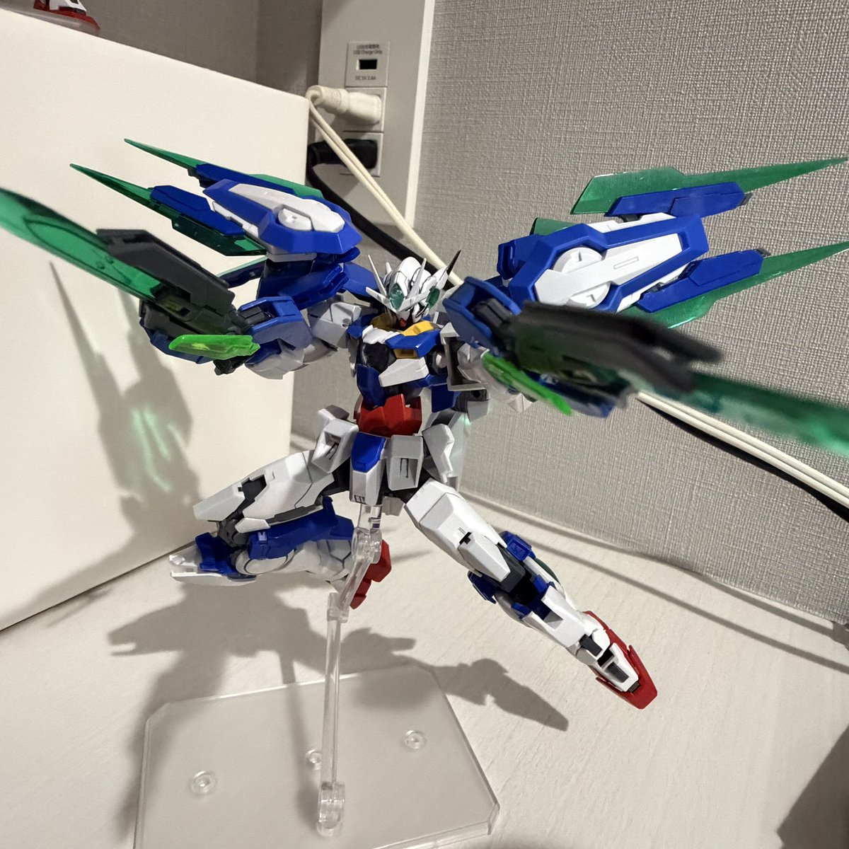 tppiexia's tweet photo. ダブルオーライザーっぽいクアンタ試験機 https://t.co/uO7GrkPXgI
