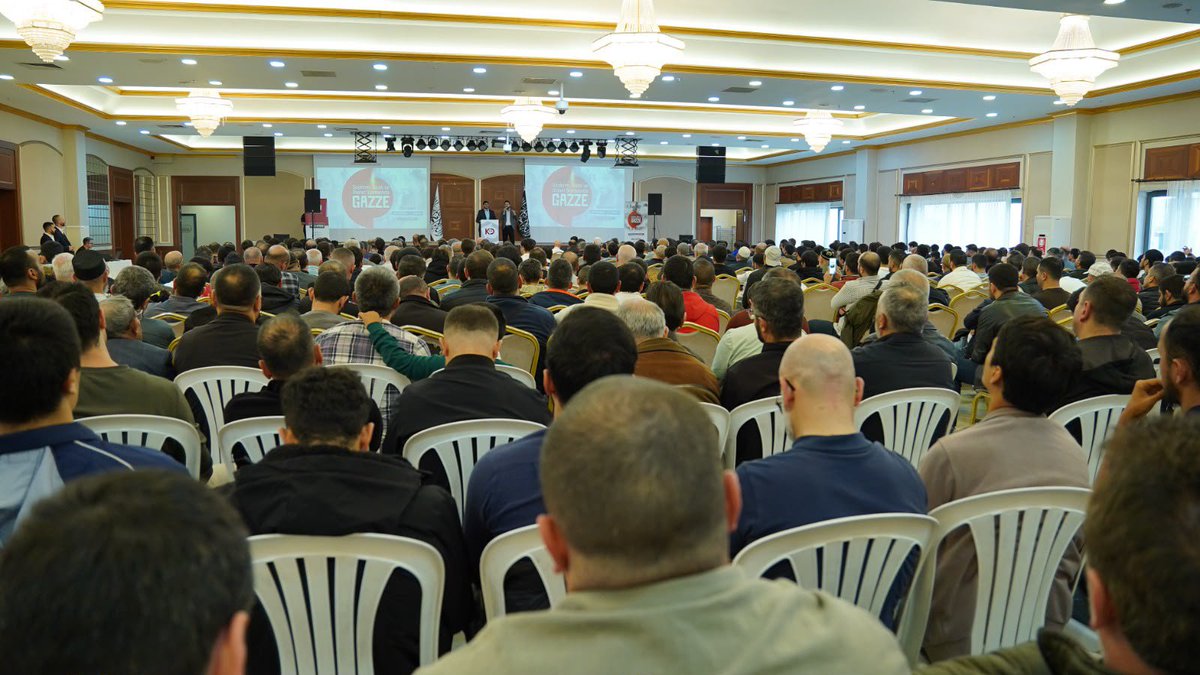 hak_eren_'s tweet photo. Bugün İstanbul'da "Soykırım Tuzak ve İhanet Sarmalında Gazze" başlıklı bir konferans düzenlendik. 

Değerli hatipler Muhammed Emin Yıldırım, Muhammed Mişeniş, Ahmet Varol, Erdal Elibüyük ve Abdürrahim Şen üç yıldır yaşanan soykırımı her boyutuyla gözler önüne serdi. 

Sadece sorunun değil çözümünde konuşulduğu bu güzel amelde emeği geçen herkesten Allah razı olsun.