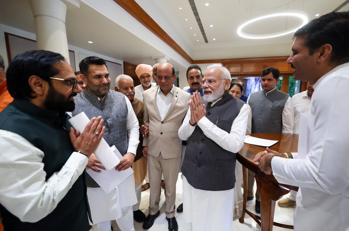 narendramodi's tweet photo. आज 7, लोक कल्याण मार्ग पर हरियाणा के सभी भाजपा विधायकों से मुलाकात बहुत सुखद रही।

उनसे कई विषयों पर बेहद सार्थक संवाद हुआ। 

बैठक में जनता-जनार्दन की बेहतर से बेहतर सेवा के साथ ही जनकल्याण के लिए और प्रभावी तरीके से काम करने पर भी चर्चा हुई।

@BJP4Haryana https://t.co/Jp3yA8hR8K