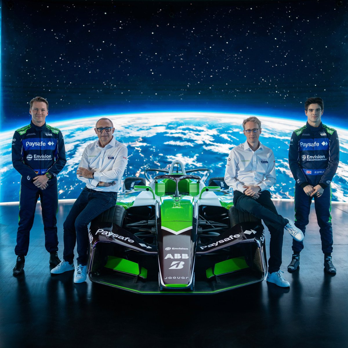 maxg_official's tweet photo. Start of a new era 💚 https://t.co/RjJaQMvjVu