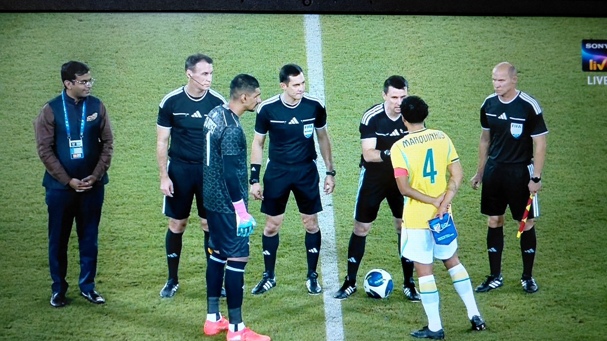 dsourav19's tweet photo. Gonna be interesting ⚽️ 
Ind vs Brazil
WHO'S GONNA WIN???
#FootballFans #indian #brazil #football https://t.co/YwO1u0hjn7