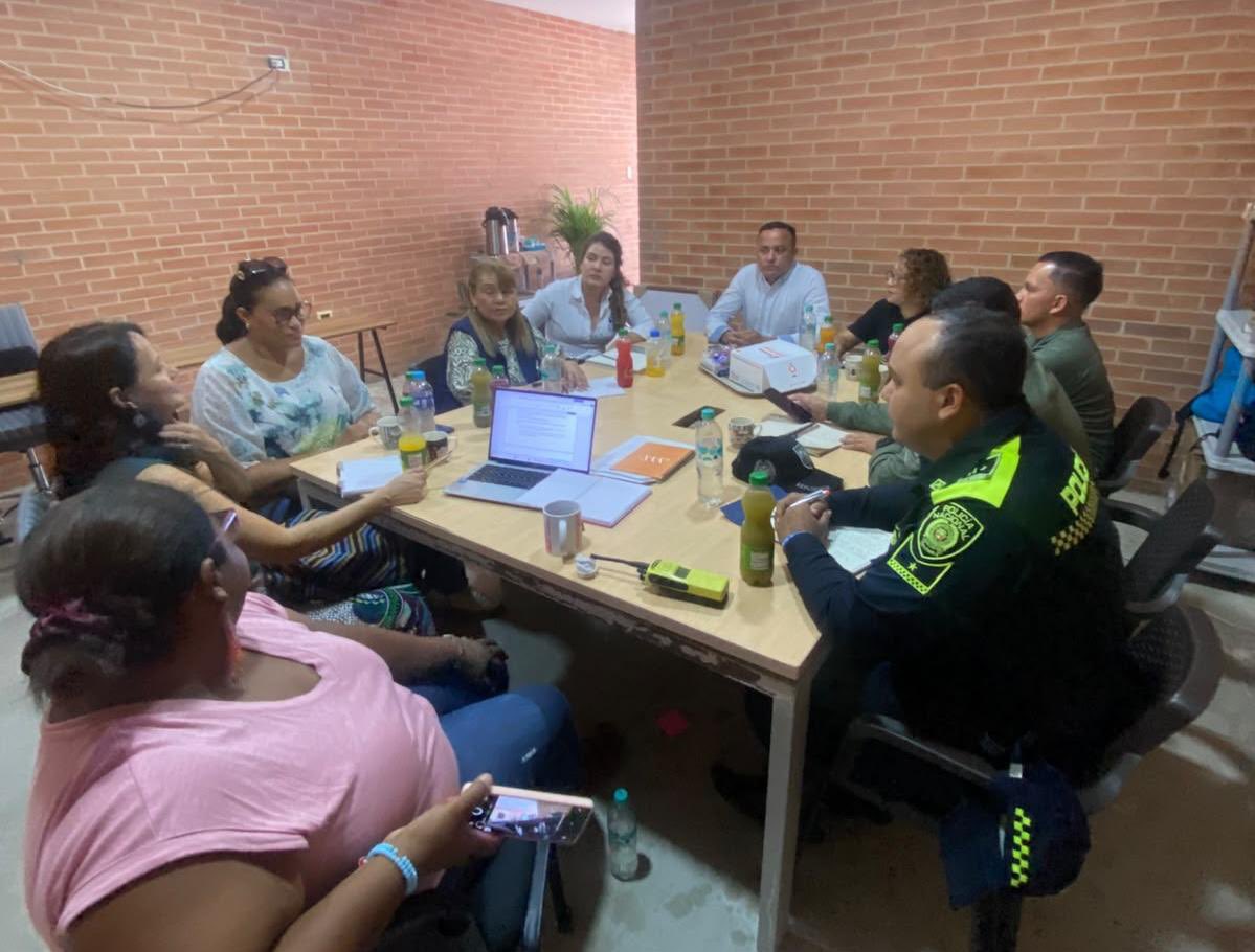 MagdalenaGober's tweet photo. 🚨🌿 Gobernación del Magdalena impulsa acciones para prevenir riesgos por minas antipersonales en la Sierra Nevada

La Gobernación del Magdalena, a través de la Alta Consejería para la Paz y los Derechos Humanos, fortaleció las acciones de prevención frente al riesgo por… https://t.co/YeL5c7iJiW