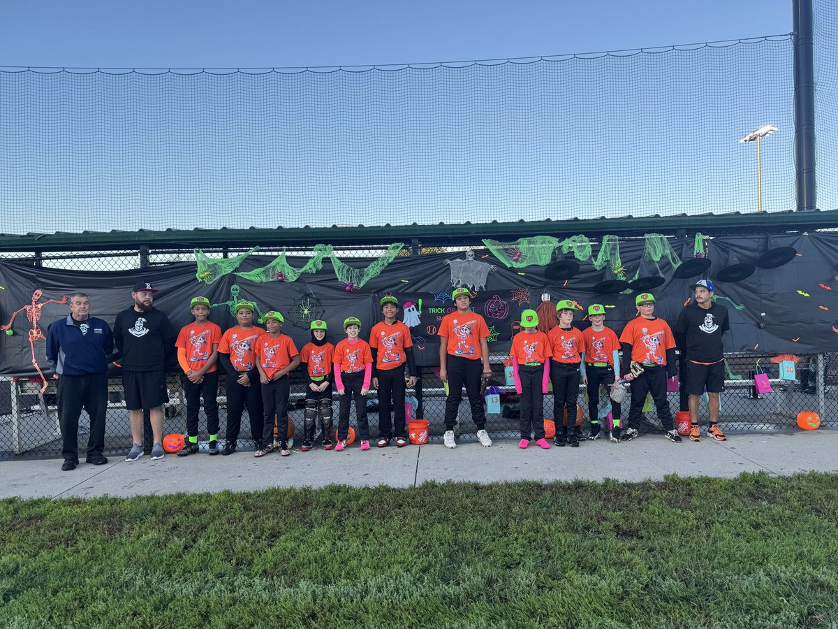 KCSPORTS's tweet photo. Day 2 of our Boo Bash is underway at Mid America! The dugout/spirit competition continues to get stronger! We are excited for a fun day at the park.
#PlayUSSSA 

@USSSA_Midwest | @USSSABSBL | @USSSA_KC | https://t.co/48VqUmb7Ox