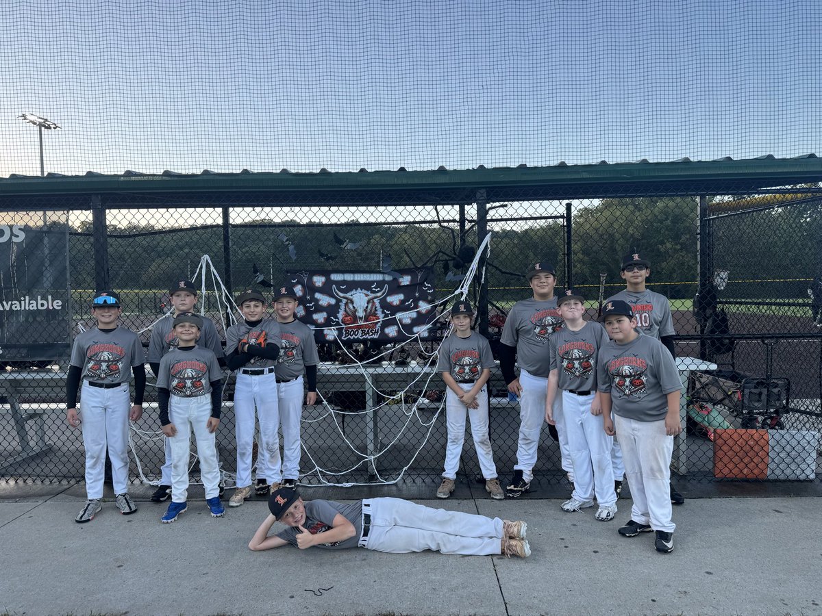 KCSPORTS's tweet photo. Day 2 of our Boo Bash is underway at Mid America! The dugout/spirit competition continues to get stronger! We are excited for a fun day at the park.
#PlayUSSSA 

@USSSA_Midwest | @USSSABSBL | @USSSA_KC | https://t.co/48VqUmb7Ox