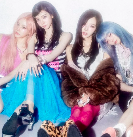 AboutMusicYT's tweet photo. aespa has the most viewed hashtag for a 4th generation kpop girl group on TikTok, with over 105 billion views. https://t.co/DaYSYdad2a