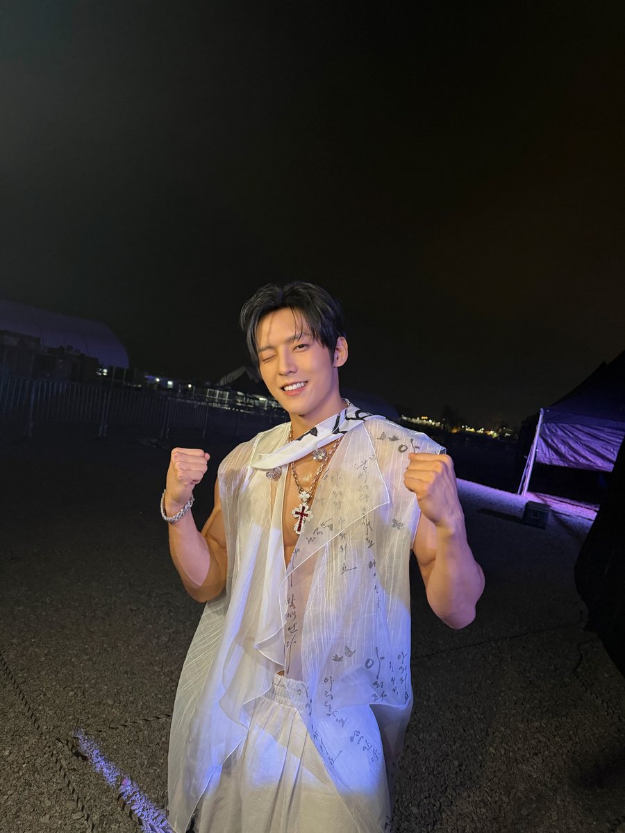 BTOBCOMPANY's tweet photo. [📂]

📂 B:CHIVE
└📁 2026 EDC KOREA - 인천

강력 접착제 진짜 다 고정되나요?
민혁이 제 옆에 고정하고 싶은데요•̅  ̫ •̅ ♡

#비투비 #BTOB
#이민혁 #LEEMINHYUK
#허타 #HUTA
@btob2mh https://t.co/LWvGbggsSN