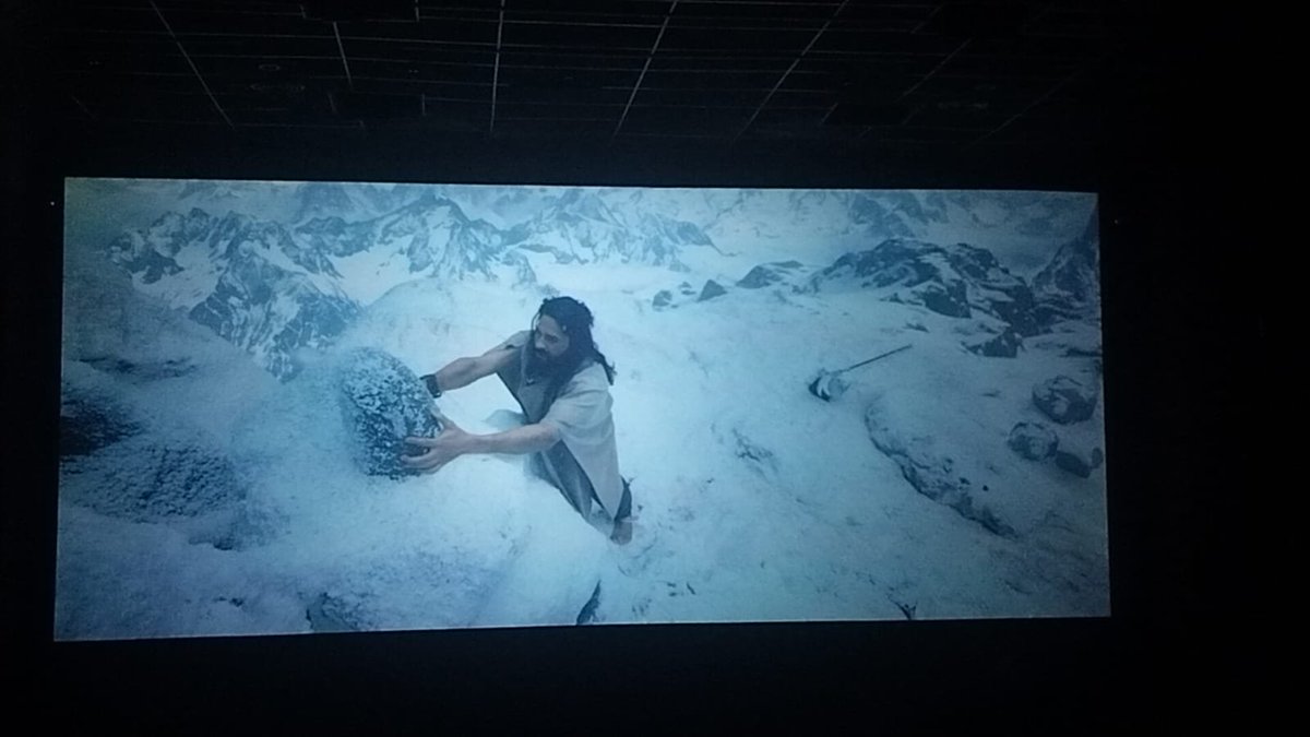 Wdym_vishu's tweet photo. The screen presence from @sidmalhotra is hard to miss here 🔥 Sid really settles into his character in #TheVvaan https://t.co/QpmjryseVk