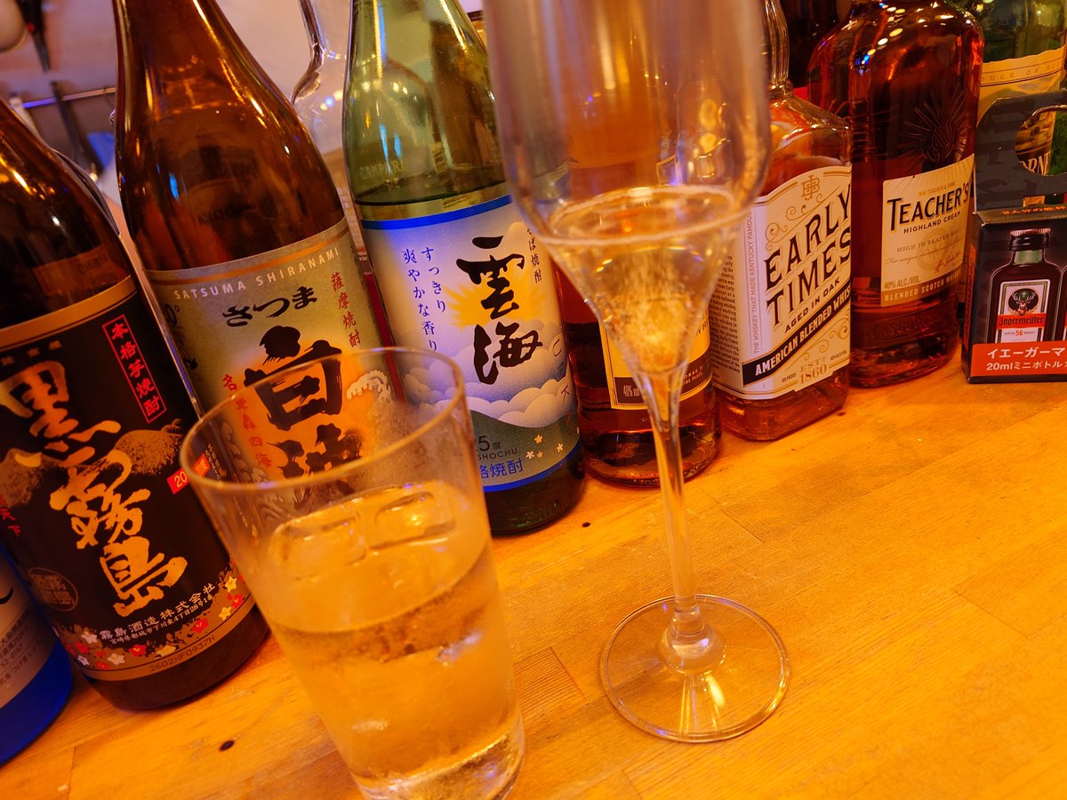 hironoken's tweet photo. そしてスパークリング！
1番お祝いっぽい(笑) https://t.co/CqJEValMeP