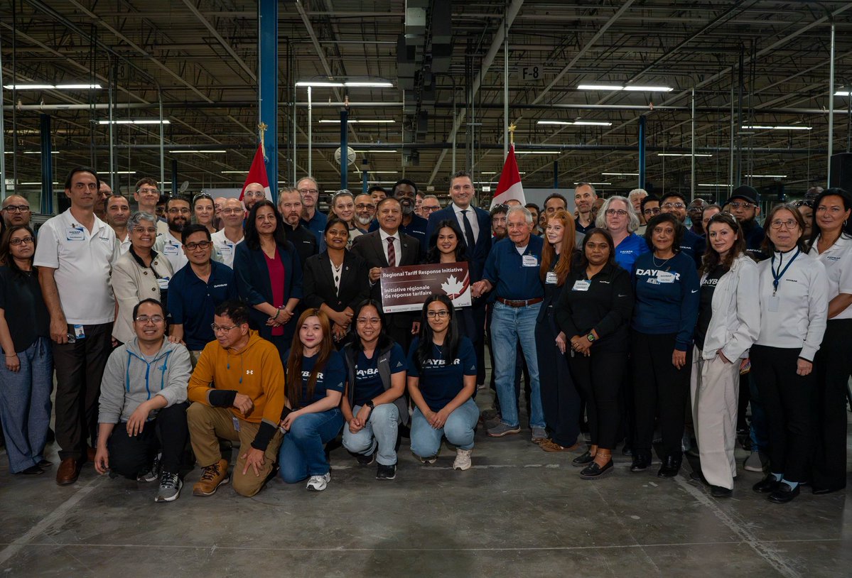 EvanLSolomon's tweet photo. No one can build Canada strong alone.

At Daybar Industries in Brampton, I met with business leaders who understand that Canada's future depends on companies working together.
Through the GTA Regional Tariff Response Initiative, 32 companies, from steel and manufacturing to food production and consumer goods, are joining forces to strengthen supply chains, grow their businesses and create good jobs across southern Ontario.

Three generations of leadership at Daybar show what's possible when Canadian companies invest for the long term.

Our job is to help businesses build, invest, create jobs and keep growing here at home. 

🇨🇦

Personne ne peut bâtir un Canada fort seul.

Chez Daybar Industries, à Brampton, j'ai rencontré des dirigeants d'entreprise qui savent que l'avenir du Canada repose sur la capacité de nos entreprises à travailler ensemble.

Grâce à l'Initiative régionale de réponse aux tarifs douaniers du Grand Toronto, 32 entreprises, œuvrant notamment dans les secteurs de l'acier, de la fabrication, de l'agroalimentaire et des biens de consommation, unissent leurs forces pour renforcer les chaînes d'approvisionnement, faire croître leurs activités et créer de bons emplois partout dans le sud de l'Ontario.

Chez Daybar, trois générations de leadership montrent ce qui est possible quand les entreprises canadiennes investissent à long terme.

Notre rôle est d'aider les entreprises à bâtir, à investir, à créer des emplois et à poursuivre leur croissance ici, chez nous.