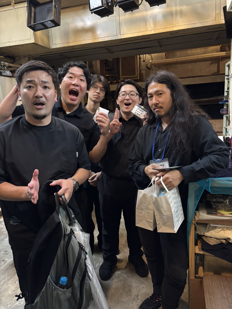 kamo_kokuchi's tweet photo. 【感想】
デンドロビーム初単独ライブ『ドロにんぎょう』
お客様、関わってくれた全ての皆様ありがとうございます！
頑張れたところもミスもありました！
一番のミスはEDでの写真撮影OKを言うのを忘れたところです！陰部の話とかしてる場合じゃない！ごめんなさい！
感想は
#ドロにんぎょう
こちらで！ https://t.co/oCDyecIPut