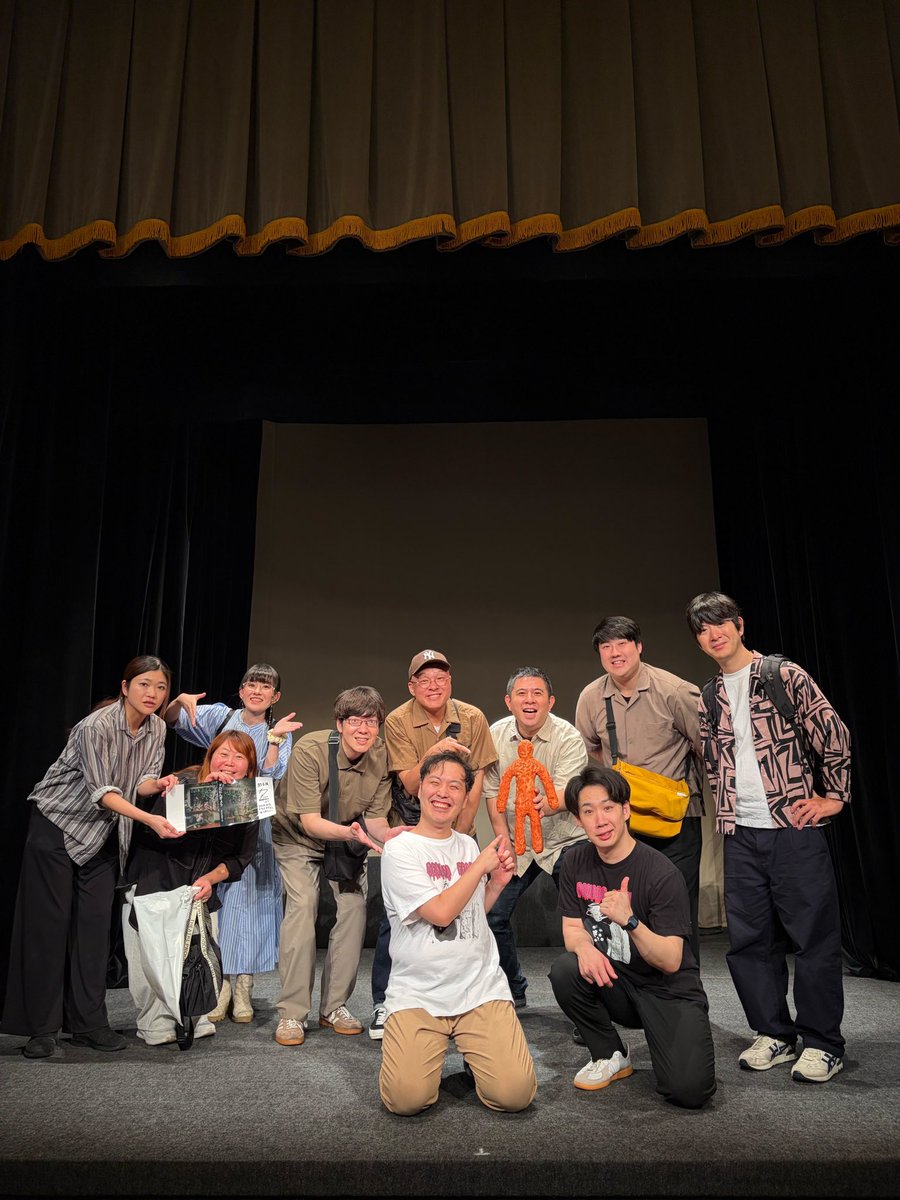 kamo_kokuchi's tweet photo. 【感想】
デンドロビーム初単独ライブ『ドロにんぎょう』
お客様、関わってくれた全ての皆様ありがとうございます！
頑張れたところもミスもありました！
一番のミスはEDでの写真撮影OKを言うのを忘れたところです！陰部の話とかしてる場合じゃない！ごめんなさい！
感想は
#ドロにんぎょう
こちらで！ https://t.co/oCDyecIPut