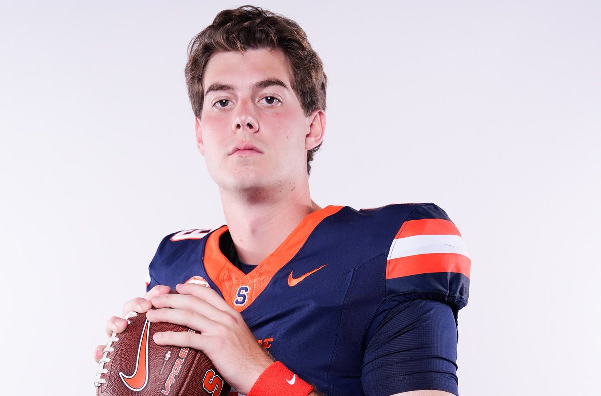 walnutswilson's tweet photo. One last chance. No turnovers, get through your progressions, establish a connection with Calvin Russell, thrown on time. Need the Steve we know to show up today. #gocuse https://t.co/0AOyB28WEL