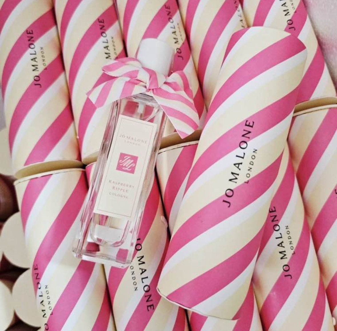 Fon_srlk's tweet photo. พร้อมส่ง

Jo Malone Raspberry Ripple 30ml พร้อมกล่อง Limited น่ารัก

💕 2,390฿

💕 รับถุง + 100฿

กลิ่นเด็กดื้อ สดใส หรูแบบผู้ดีอังกฤษ 🍦🇬🇧🧒🏻🍓
ใครจะคิดว่ากลิ่นแนวเด็กซน หอมสดใส จะถูกตีความออกมาได้หรูหราขนาดนี้อะ https://t.co/j8230xY0eY
