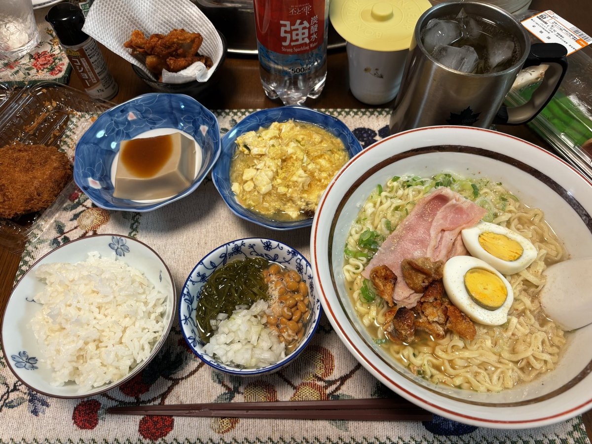 fishermanv301's tweet photo. お疲れ様です🍵
本日は良い天気に☀️
最高の #サイクリング 日和🚴‍♂️
途中、スマホのバッテリー残量がヤバしな状況💦
NAVIをスマホでは無理かな…
さて、本日の #おうちごはん です🍚
お昼を食べ損ねたので、しっかり食べて超回復！( ﾟДﾟ)ｳﾏｰ
サイクリングの詳細はInstagramを見てね🚴‍♀️ https://t.co/rSjz2Ht2mj