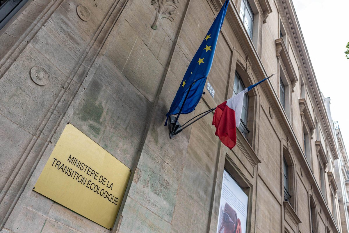 Phonegate_Alert's tweet photo. Trois de nos représentants, dont notre président le Dr @MarcArazi, échangeront lundi prochain en visioconférence avec le directeur de cabinet du ministre de la Transition écologique, @MathieuMlefevre  et deux de ses conseillers.
#Phonegate  #santé #ondes #TéléphonieMobile https://t.co/E23ffDxntI