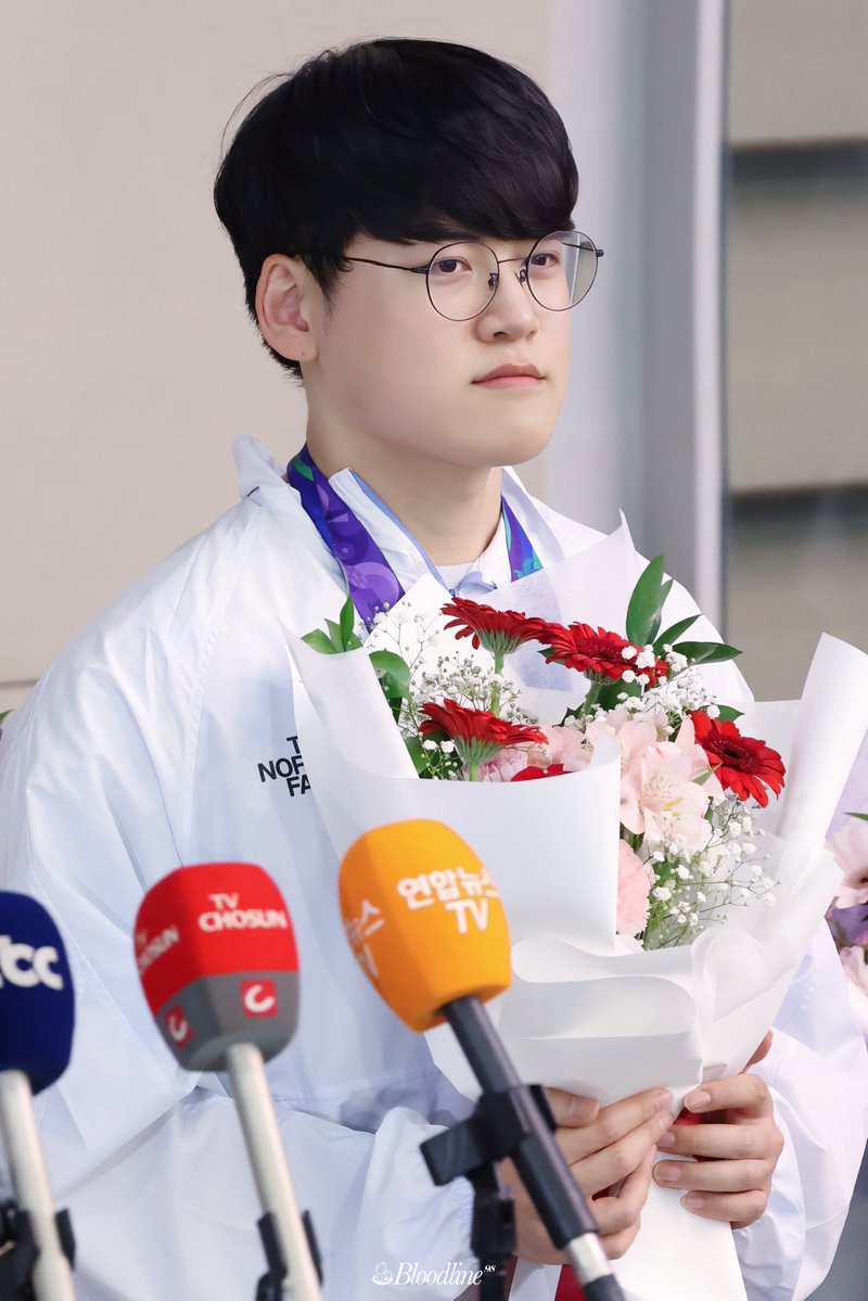 Bloodline_GU's tweet photo. 261003 ICN

💐HQ 

#Gumayusi #구마유시 #이민형
@gumayusi_min https://t.co/A09VDhVNwb