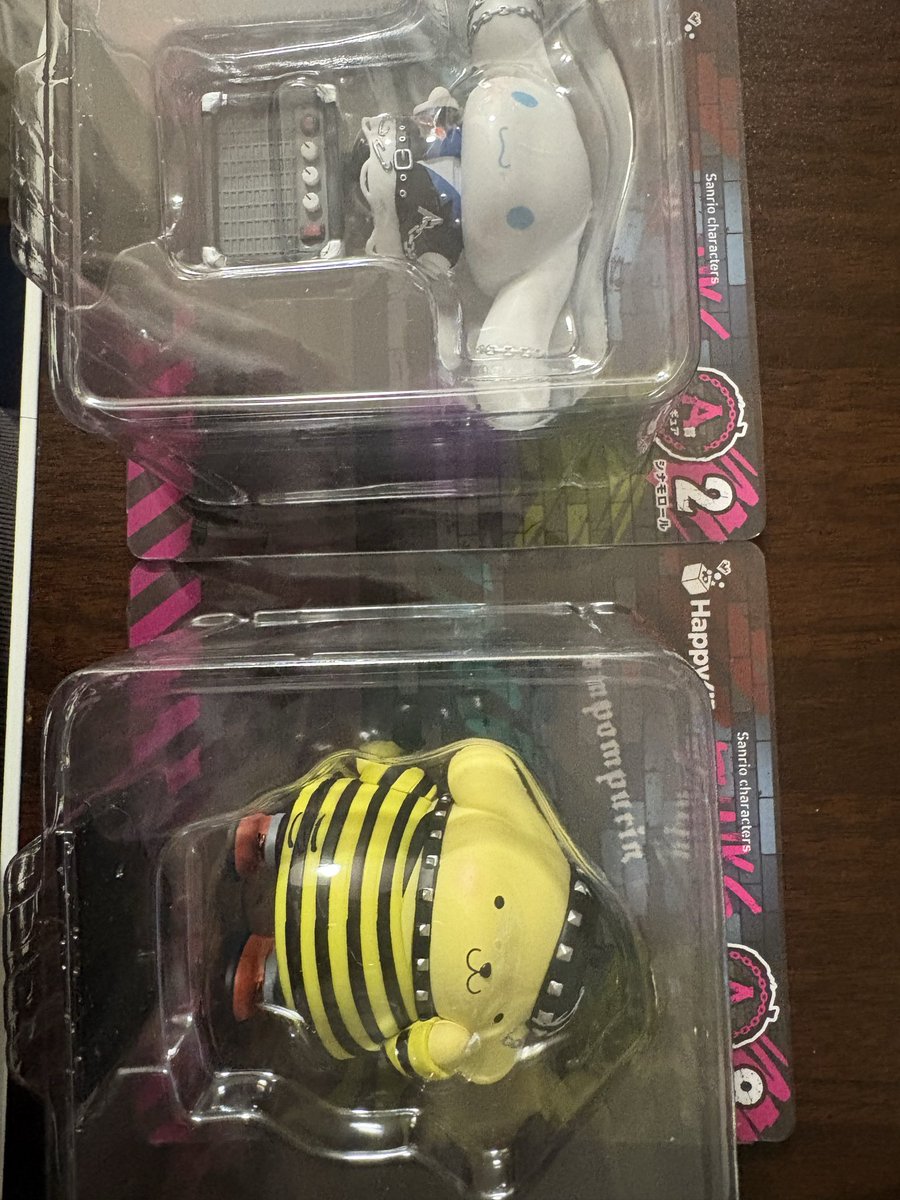 fp_runbear's tweet photo. 【交換希望】
Happyくじ サンリオ ハッピーくじ
PUNKS Party 〜Halloween2026〜 

譲
画像参照
※開封していませんが
　最初からシナモロールのパッケージ裏に
　汚れあり

求
A賞　ハローキティ　フィギュア
B賞　ハローキティ　ぬいぐるみチャーム

郵送にて交換希望
よろしくお願いいたします🙇‍♀️ https://t.co/gC7TixIeLH