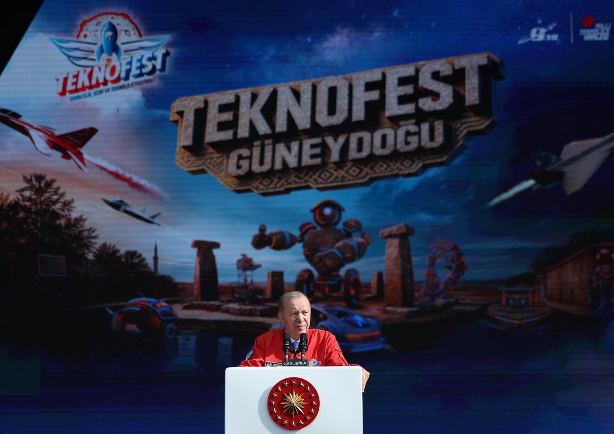 trpresidency's tweet photo. “The Century of Türkiye will bear the seal of the TEKNOFEST generation” https://t.co/QGjjQNDHnz https://t.co/Qc1sLIGPQI