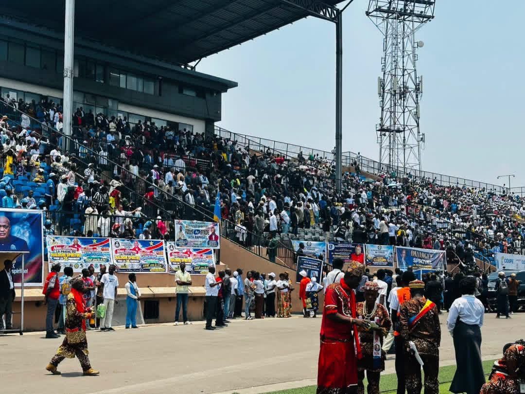 NimiVictoire's tweet photo. Clôture du Dialogue spirituel ce samedi au Stade Tata Raphaël.

Le Dialogue spirituel se clôture ce samedi au Stade Tata Raphaël à Kinshasa.

La grande célébration sera présidée par l'archevêque @ejibayamapia https://t.co/hPQ37453ZZ
