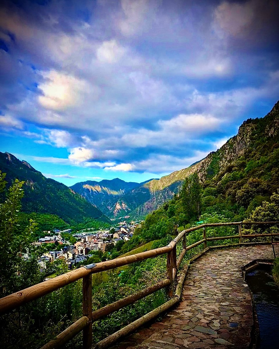 ChereBolf's tweet photo. Sometimes the world feels heavy, especially after arguing with those you love. You keep walking, slower and breathing deeper, remembering you were once a teenager who felt misunderstood. Among mountains and quiet paths, you realize peace isn’t https://t.co/YdKdgWKHEL
