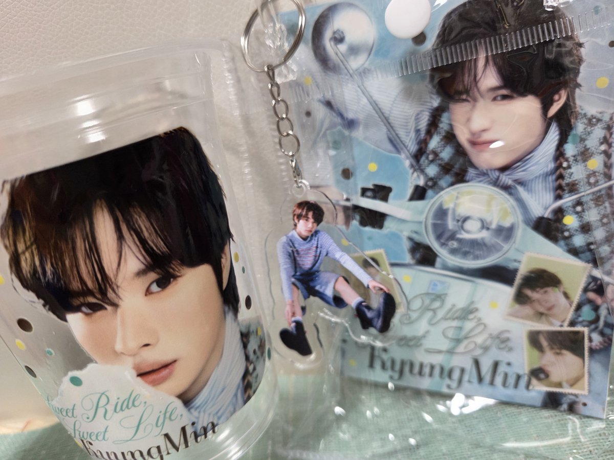 kiyopoohsang's tweet photo. このビジュ好きだし、絶対行きたいと思ってた@Ing_Cafe さんへ行ってきた！
バナーも店内装飾もマカロンも可愛くてハッピーでした💖
ギョンミンお誕生日おめでとう🐹🎂
来年も来れますように✨
#ギョンミン #경민 
#TWS
#センイルイベント https://t.co/3Eui1R8AqG