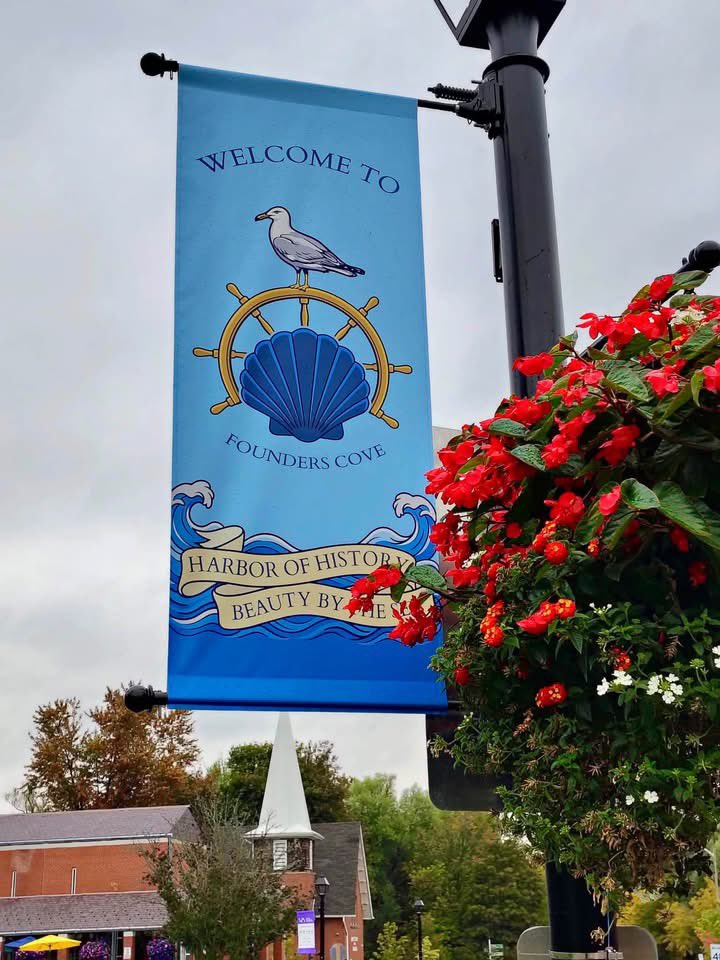 torontocurling's tweet photo. This past week @UnionvilleInfo was transformed into Founders Cove - a harbour of history - for the filming of Season 2 of “You’re Killing Me” 🎬

@unionvillecurl was used to host lunch for the crew and stars, including… Brooke Shields! 😍

#curling #GTArocks #HollywoodNorth https://t.co/tLgxS26Qvj