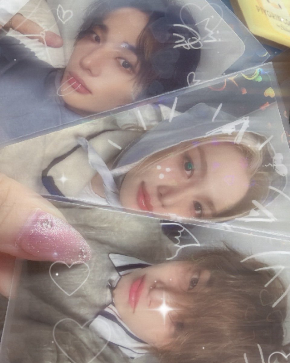 un_do7's tweet photo. トレカ整理してたら3人出ててワロタなにをみている？ https://t.co/qKFAGCe6GD