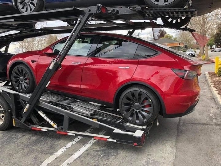 WarniaX's tweet photo. Driving Tesla today🚀 , thinking about tomorrow. The future belongs to those who see it coming♠️the future is electric ⚡ The question is: who’s ready to own a piece of it?🚀🚀#tesla #innovation #hardwork #spacex #canadacar #usa https://t.co/aaZ9klKyXA