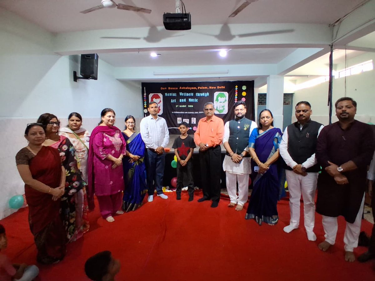 DCPCR's tweet photo. DCPCR, led by Hon’ble Chairperson @opvyas11  along with Hon’ble Members Ms. Swati Gupta, Shri Rahul Gautam and @KundanKanskar , visited a CCI in coordination with CWC-7.

The Commission appreciated the children’s performances and reviewed their food and facilities.
@CMODelhi https://t.co/y08iOU3dSP