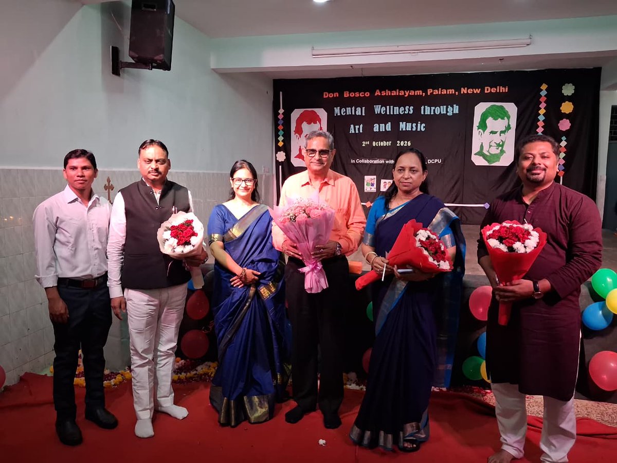DCPCR's tweet photo. DCPCR, led by Hon’ble Chairperson @opvyas11  along with Hon’ble Members Ms. Swati Gupta, Shri Rahul Gautam and @KundanKanskar , visited a CCI in coordination with CWC-7.

The Commission appreciated the children’s performances and reviewed their food and facilities.
@CMODelhi https://t.co/y08iOU3dSP