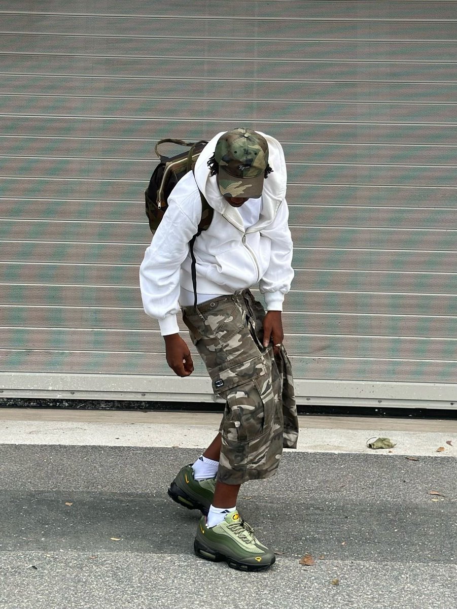 wtfay0's tweet photo. camo fit plus max95>>🤙💚 https://t.co/O33tBAGdHx