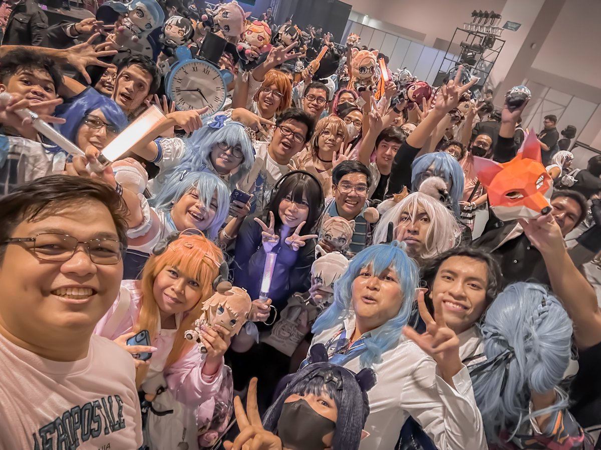 peterdegracia's tweet photo. What a night! 

The concert was a blast. 🎶

#HololiveMeet
#CosplayPh #CosplayMania https://t.co/jhoXO16OwP