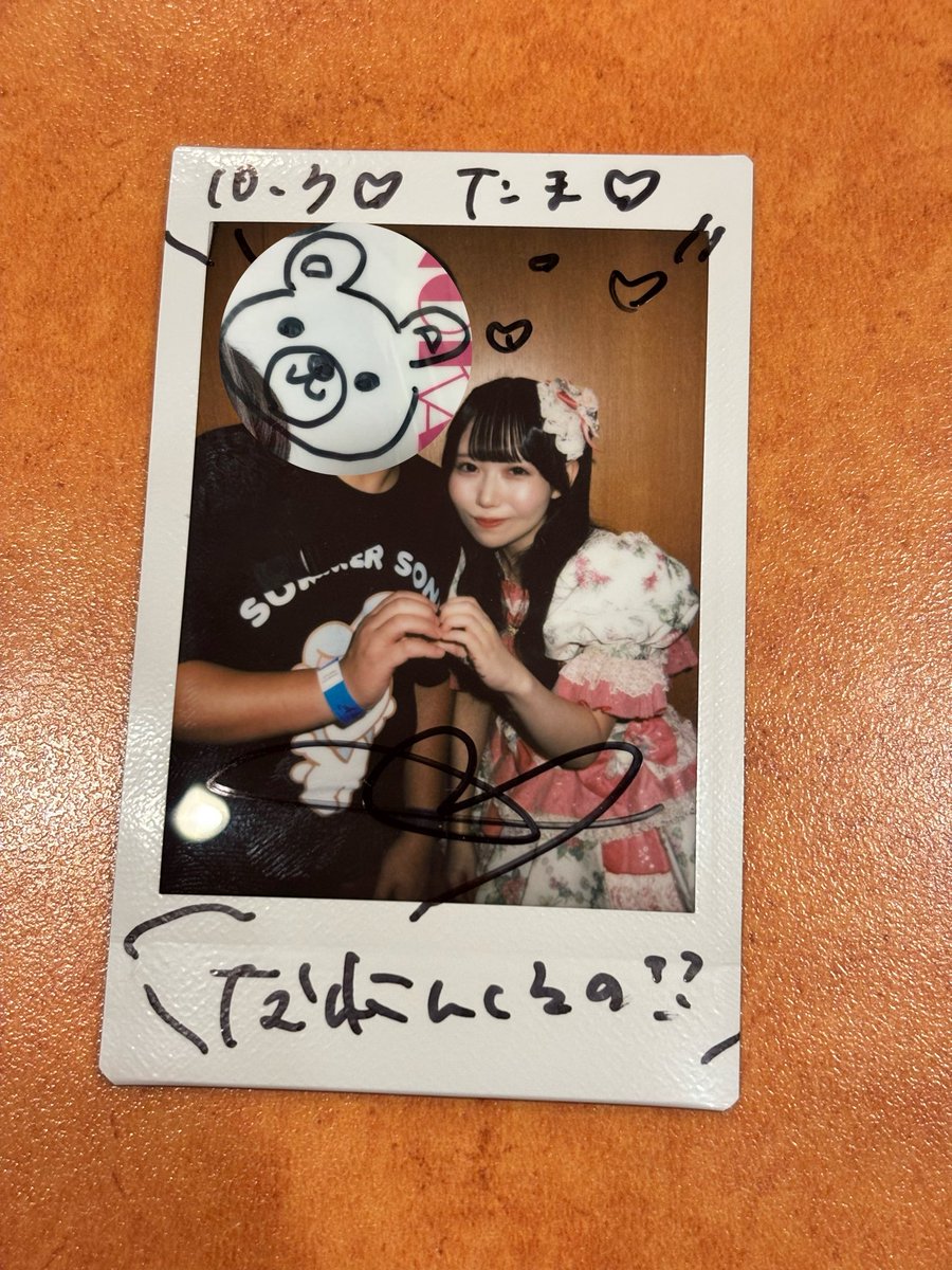 tamatamadeap's tweet photo. ドマレコの新居歩美ちゃん。アキシブの頃から在宅オタクしててようやくの初対面。圧倒的人気故の数十秒の接触時間でもめちゃくちゃオモロい話をぶち込んできてくれてほんまに凄かった。手のひらに名前を書いてまで覚えようとする努力家の一面も知れてますますファンになった。 https://t.co/cwBTCM9JGm