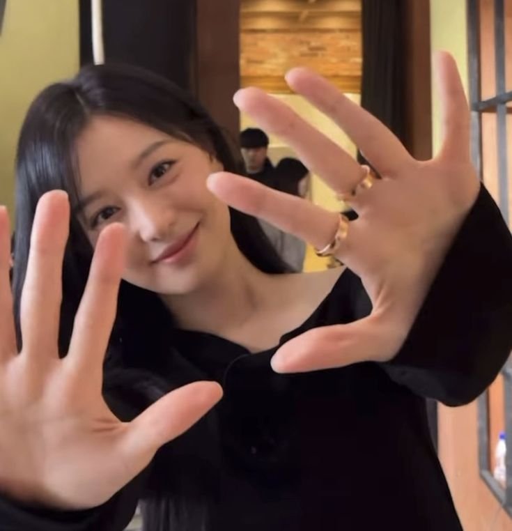 jiwonkimx's tweet photo. @hyugsikk Aku sudah pulaaaanggggg https://t.co/TkX5tx2cRI