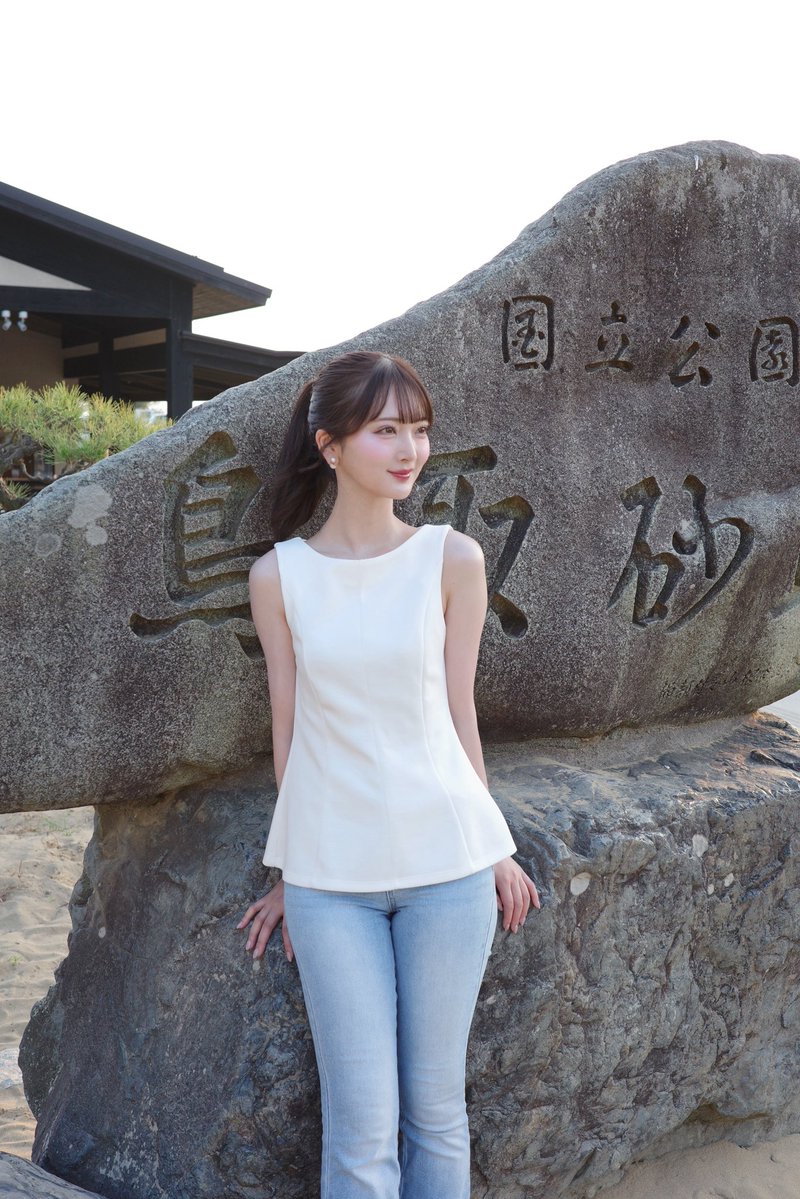rf100_miss_05's tweet photo. 鳥取砂丘に行ってきました🐫🥥✨ https://t.co/U6BblzUzb0